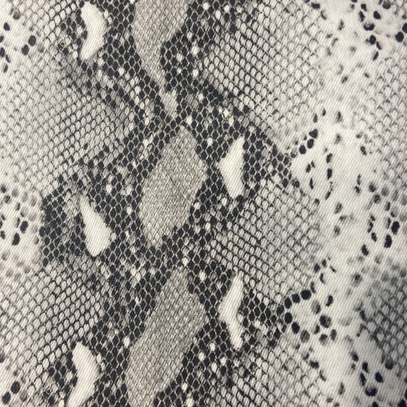 NWOT Cello Animal Print Jeans - Picture 2 of 12